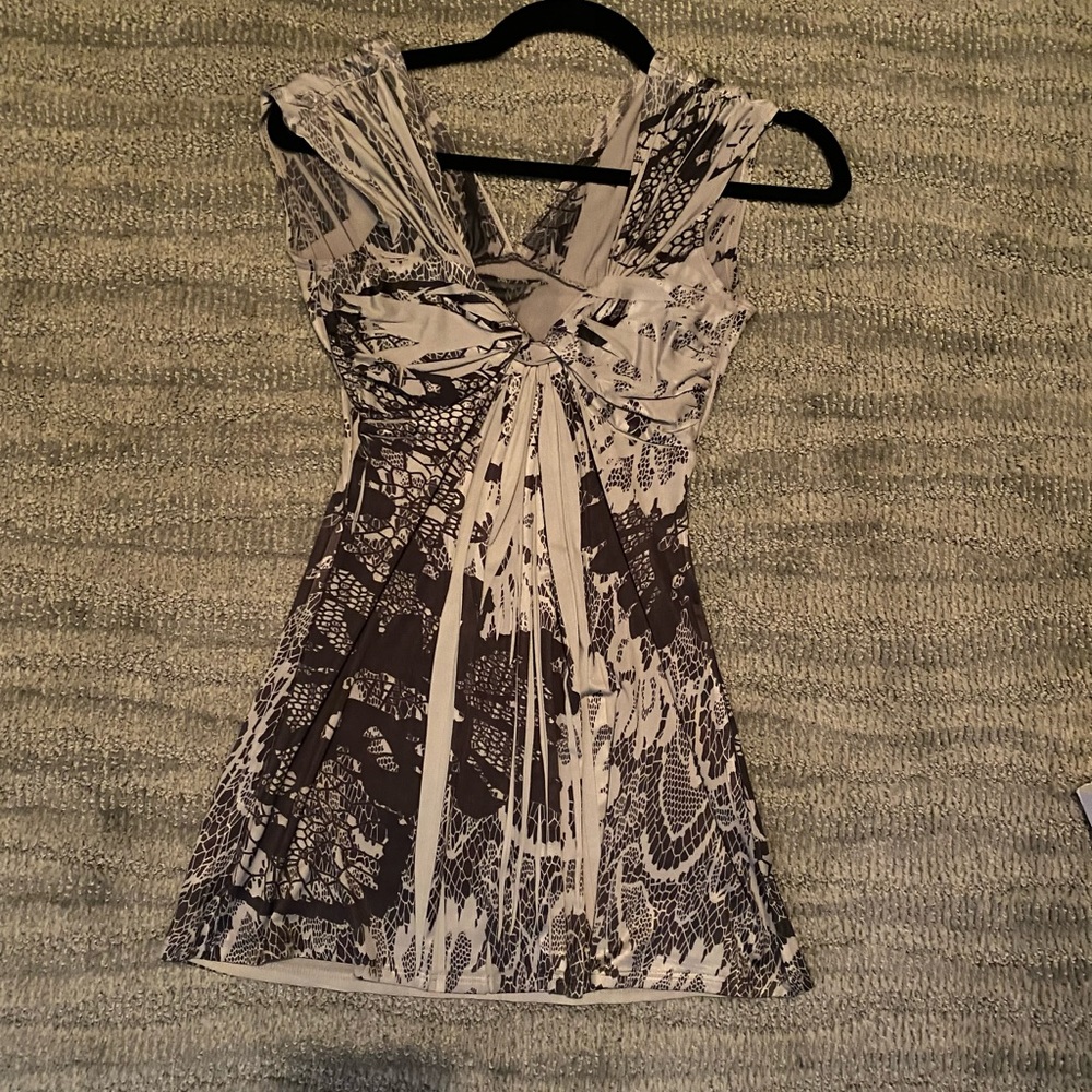 Cute top.